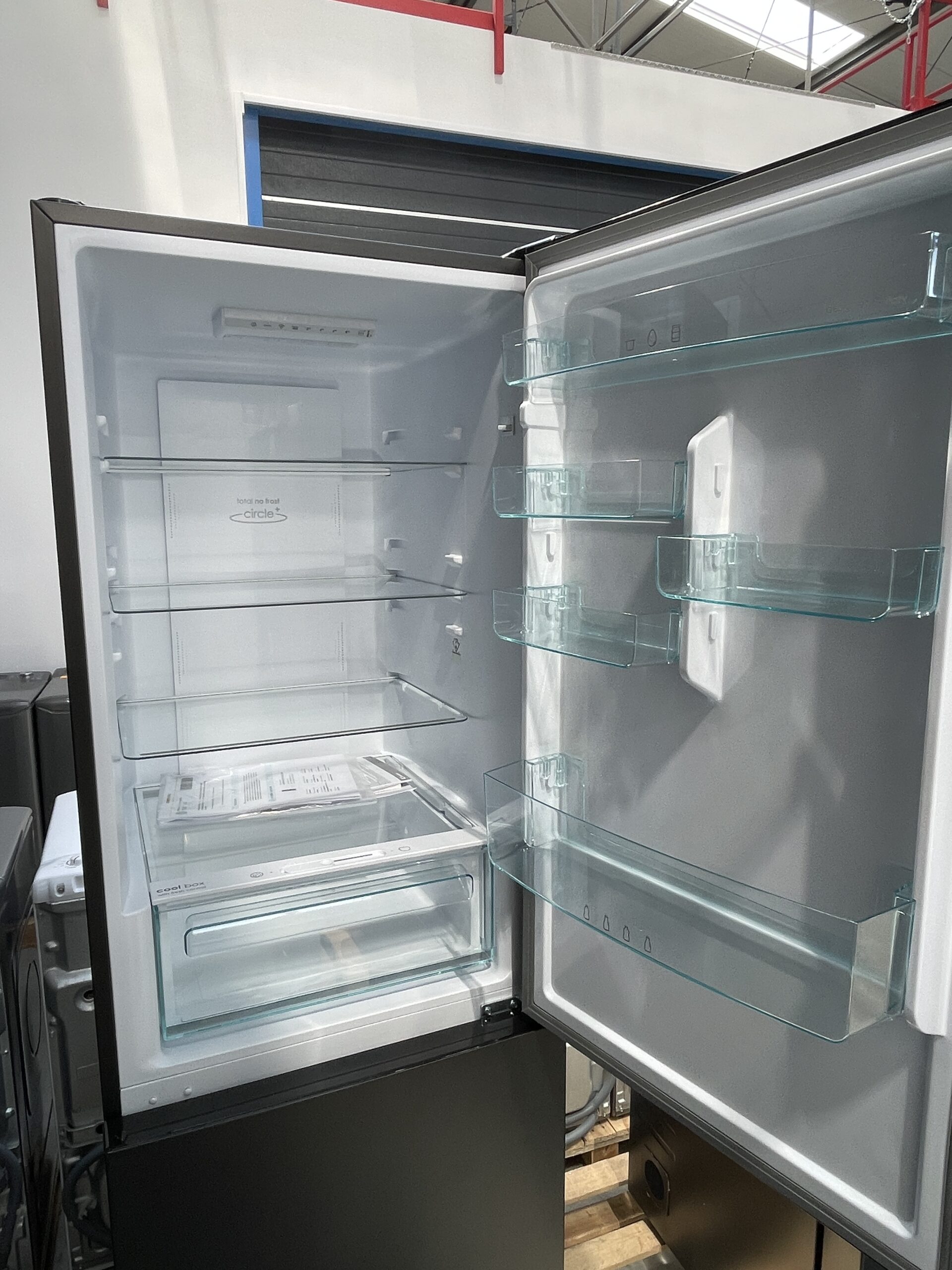 Lodówka Candy Fresco CCE4T618EB Pełny No Frost 185cm Szuflada z kontrolą wilgotności Zdalne sterowanie Czarny - Image 2