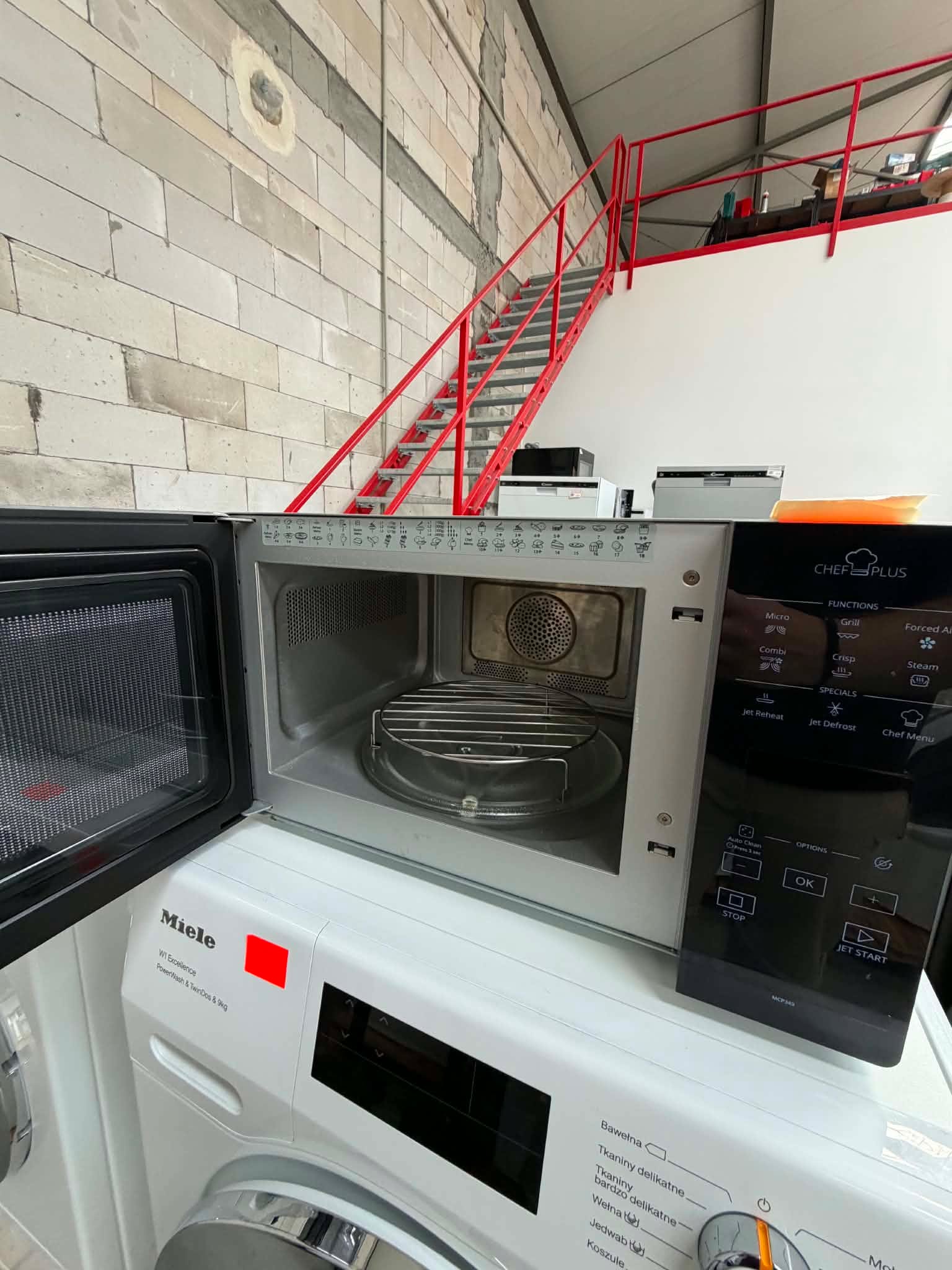 Kuchenka mikrofalowa Whirlpool MCP349SL - obrazek 8