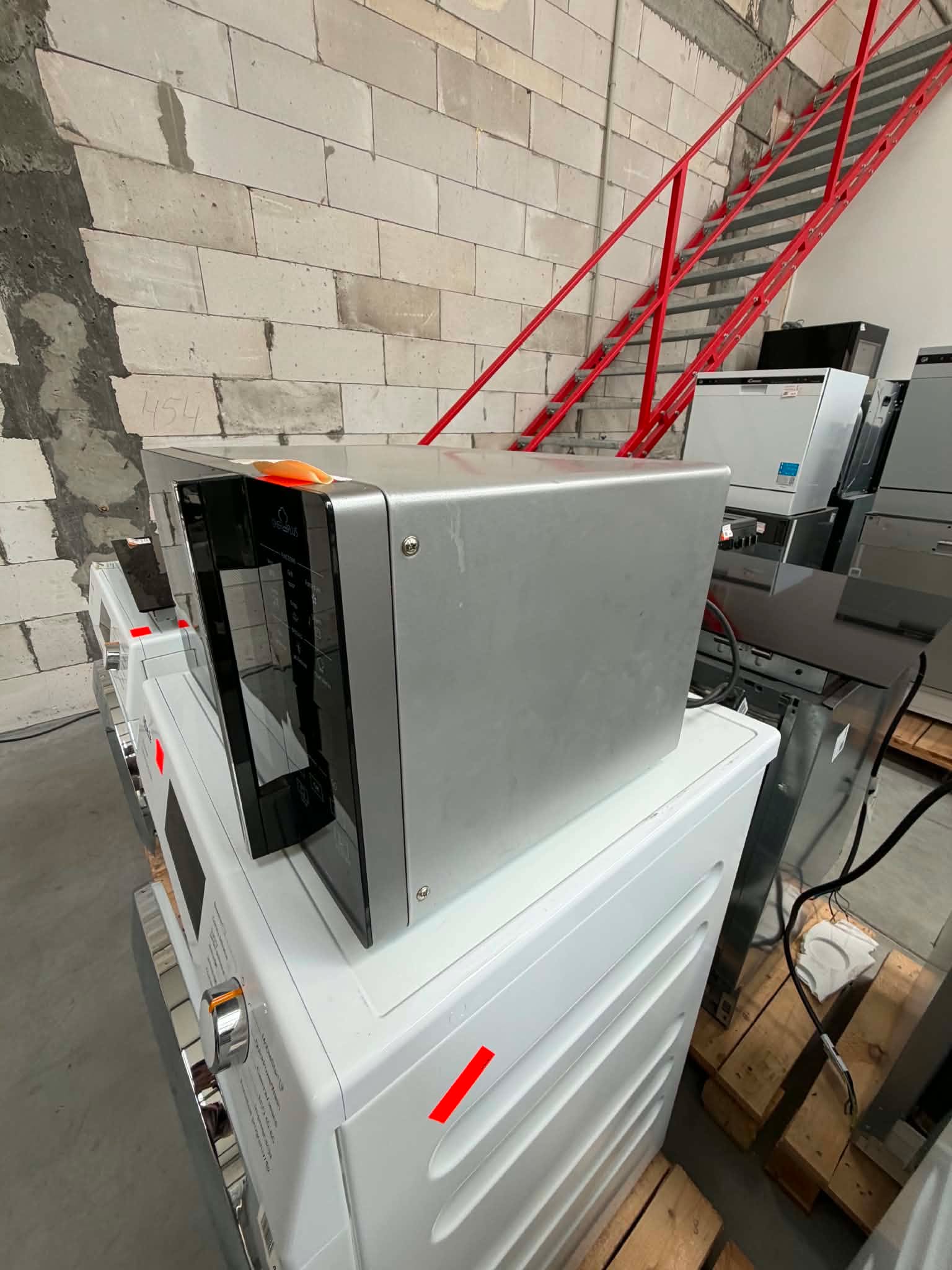 Kuchenka mikrofalowa Whirlpool MCP349SL - obrazek 9